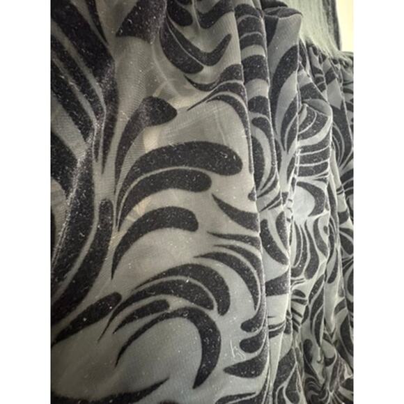 "To Die For"  Black Velvet Open Strappy Back SZ 4 Formal Vampire Dark Romance - Picture 9 of 16